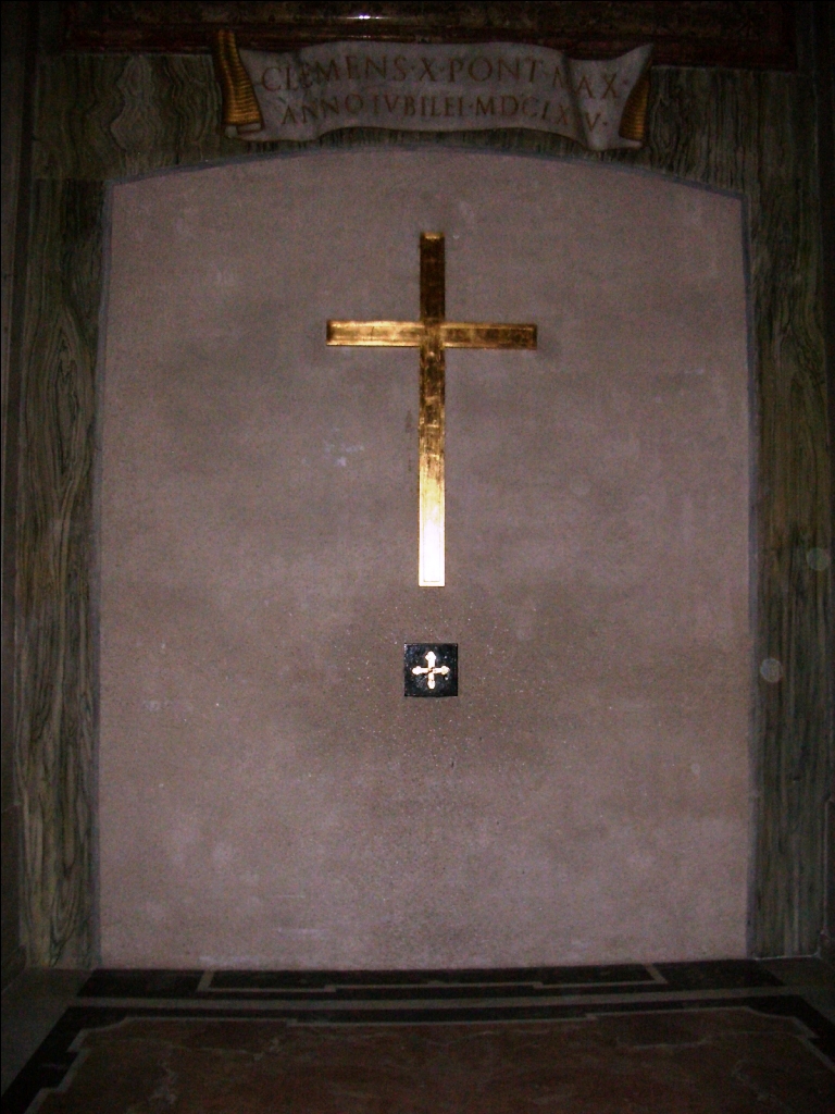 Lado interno murado Porta Santa Basílica São Pedro