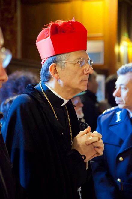 Francesco Moraglia barrete vermelho