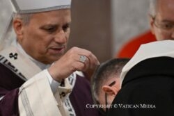 Papa impõe cinzas Basilica di Santa Sabina